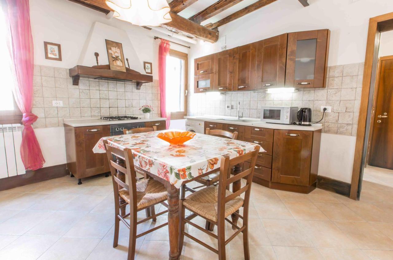 Canal Dream Cosy Apartment With Canal View Венеция Экстерьер фото